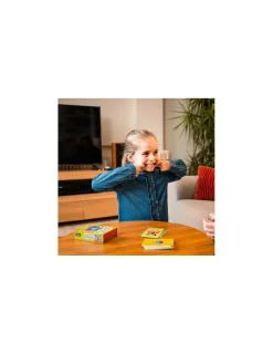 Enfant Nathan Jeu Monstro grimaces -