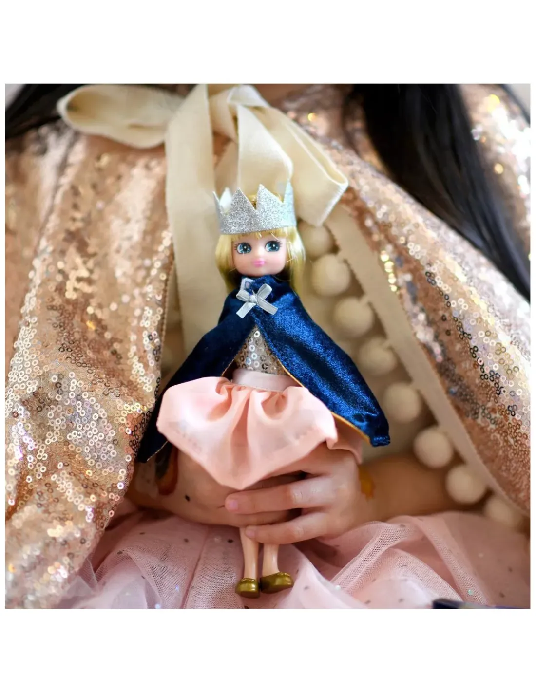 Lottie Poupée reine du chateau